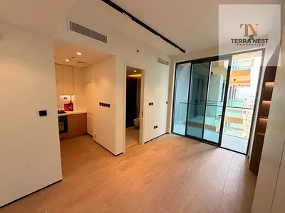 ELEGANT STUDIO | FITTED KITCHEN | SPACIOUS LAYOUT