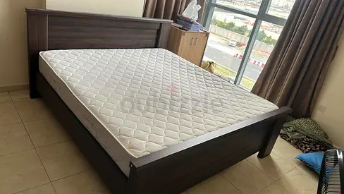 Wood Bed Frame with Mattress