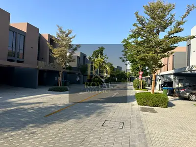 OWN A LUXURIOUS 2-BED TOWNHOUSE IN ROBINIA | PRIME LOCATION | ELEGANT DESIGN | UNDER 2 MILLION