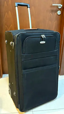 Suitcase Luggage 25kg capacity / 28 inch