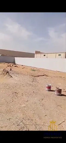ارض صناعيه مسوره  بها 2مكتب اداري وكهرباء 25 كيلو وات