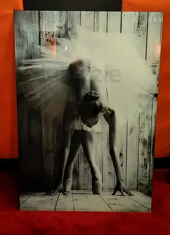 A BEAUTIFUL MARINA HOME PORTRAIT FOR SALE!! - EMIRATES HILLS GARAGE SALE!!