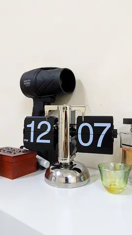 Vintage Chrome Flip Clock - Brand new condition