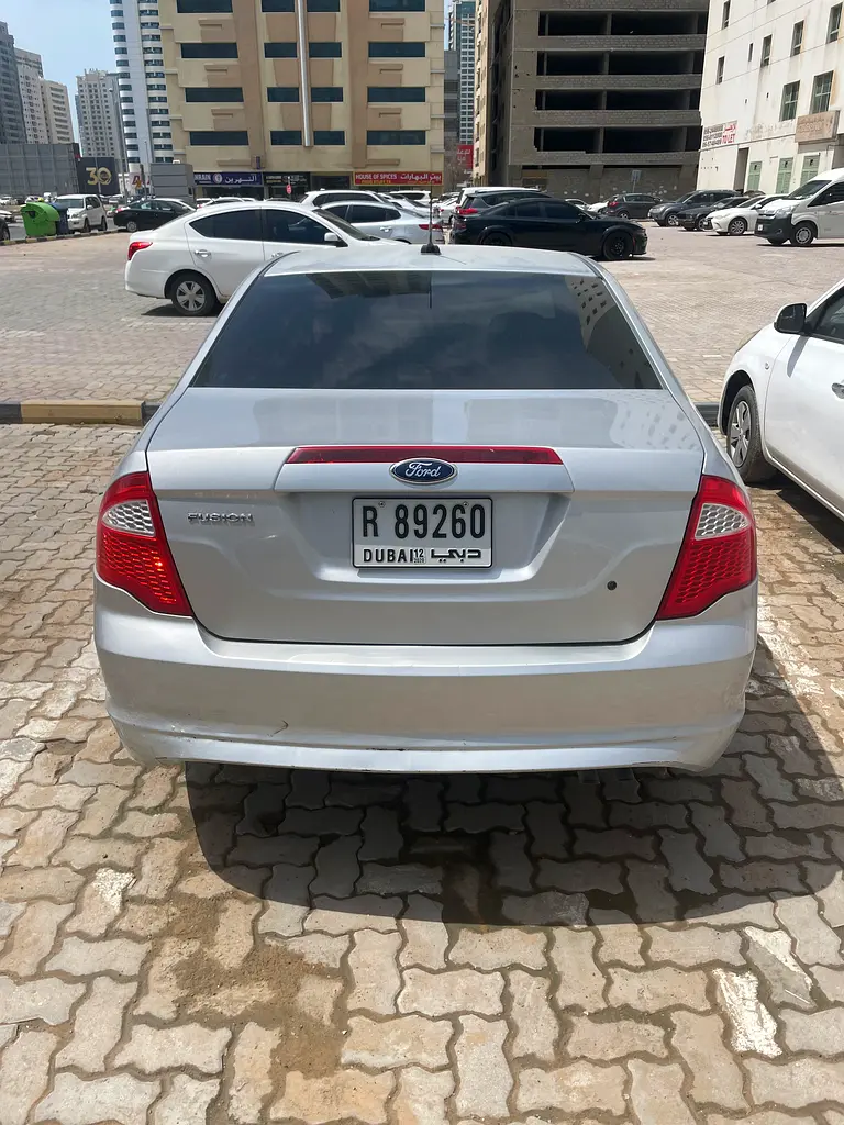 Ford Fusion 2012 — photo 1 of 4