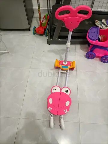 Pink 3-wheel frog scooter — adjustable handle, good condition