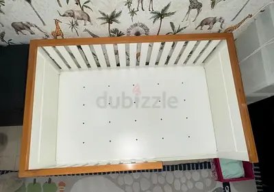 Wooden Baby Crib in Great Condition