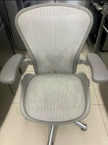 Herman Miller Aeron Chair Gray Color Good Condition