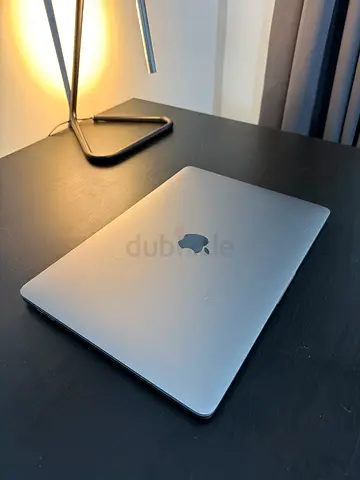 Apple M1 Macbook Pro + Magic Mouse