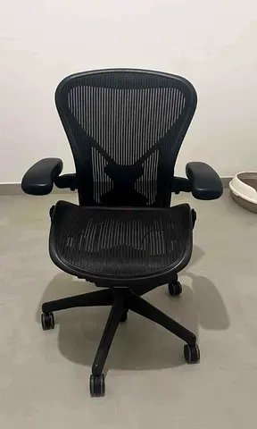 Herman Miller Selling Aeron Classic Chair fully loaded