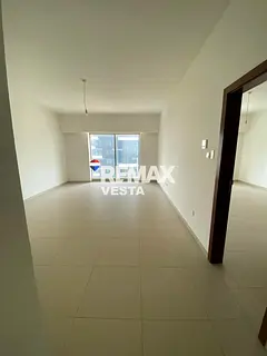 Ready to Move in | Mid Floor | Stunning View
