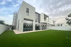 Landscaped | Single Row | Pool facing