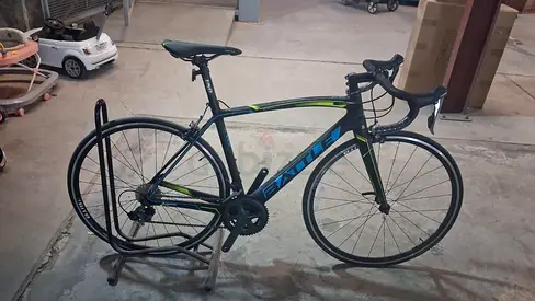 Well-Maintained Carbon Racing Bike for Sale