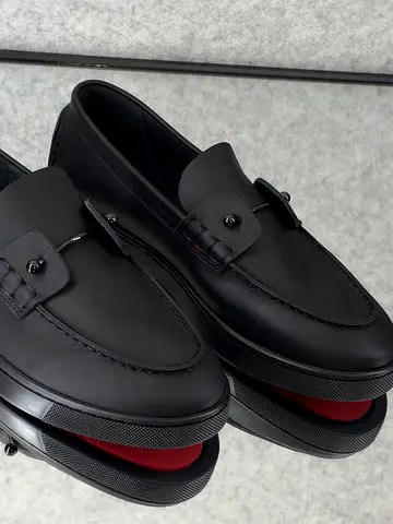 Black unisex loafers - gently used