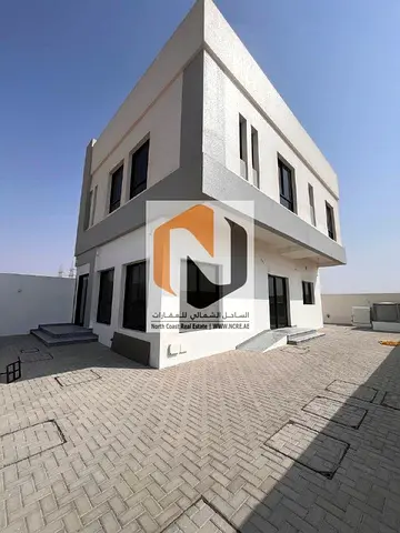 🏡 للبيع فيلا فاخرة في الرحمانية – الشارقة  📍 موقع مميز:  تقع في منطقة الرحمانية الهادئة فلل فقط (بدون أبراج) لخصوصية وراحة أكبر بيئة سكنية مثالية لل