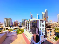 Spacious 2bhk with gym pool parking free near to park near to Metro station