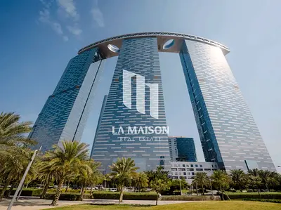 مفروش | طابق مرتفع | إطلالة على المدينة والمسبح