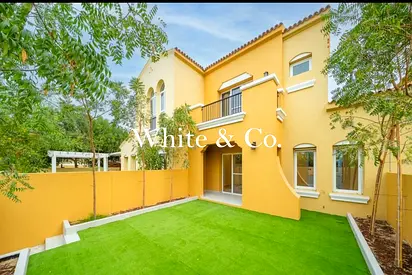 Single Row | Upgraded | 3 bed En-suite