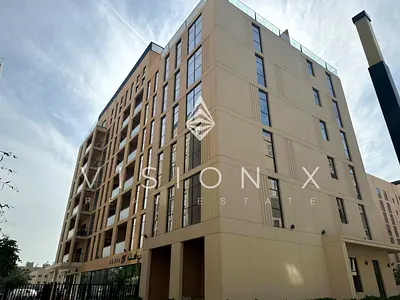 Ready Unit | Large Windows | Bright & Airy Layout