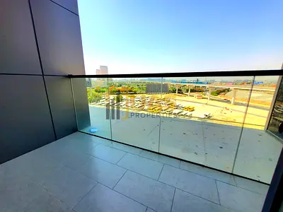 Chiller Free Apartment | All Amenities | Front of metro station