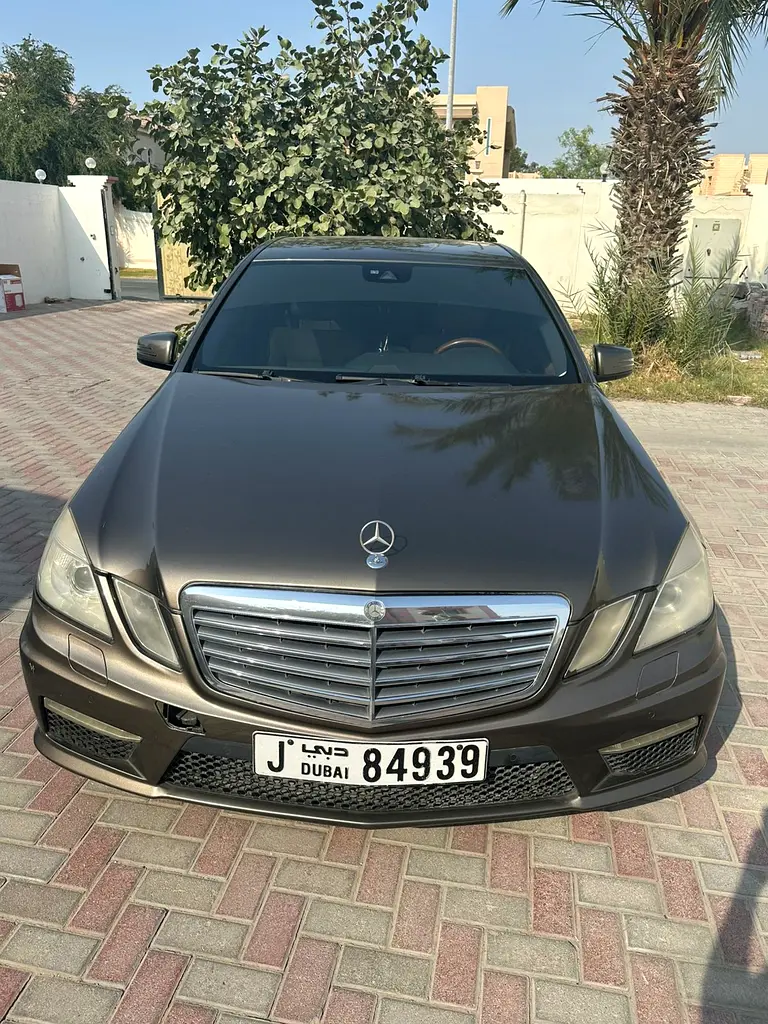 Mercedes-Benz E-Class 2012 — photo 1 of 7