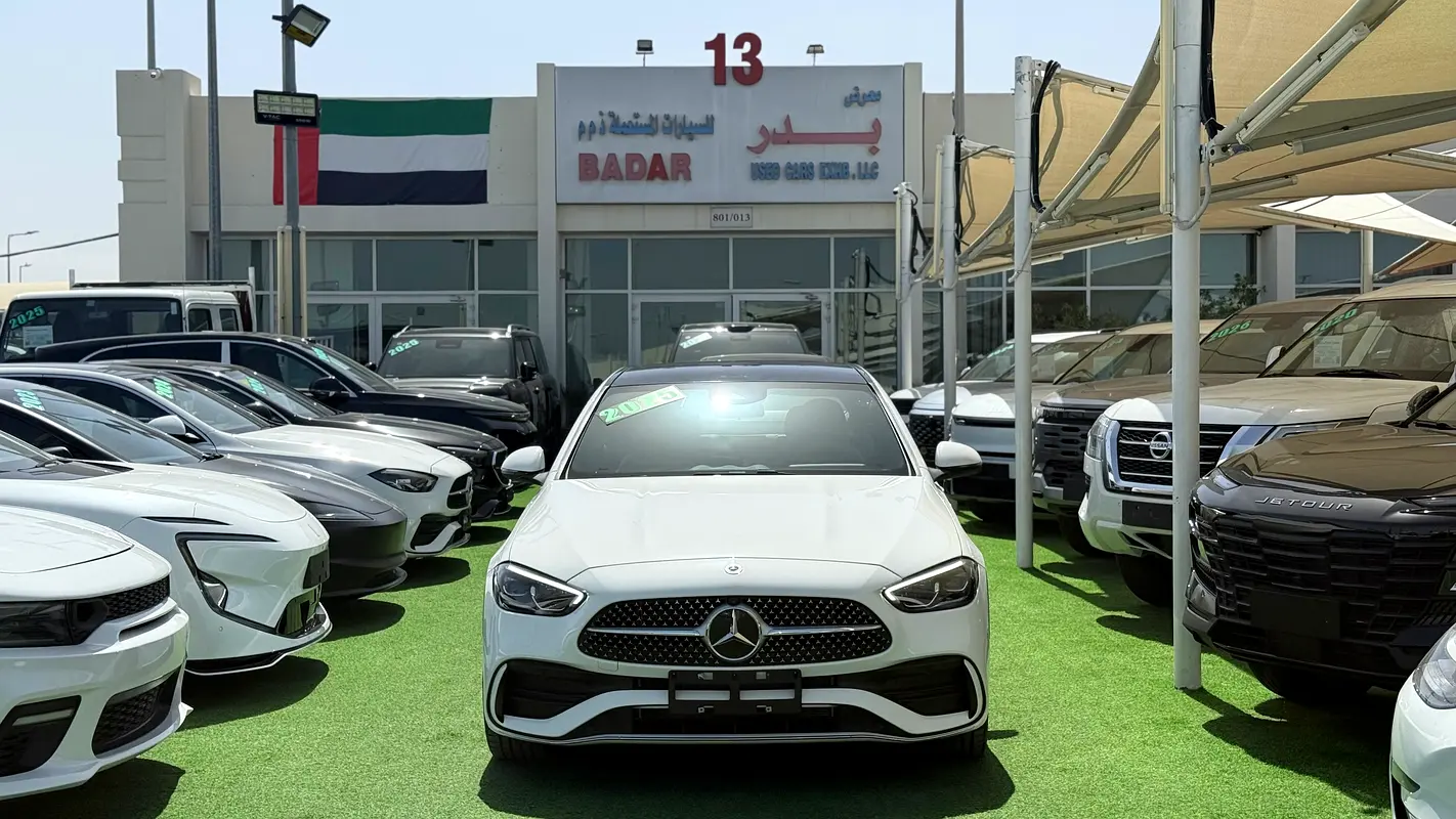 Mercedes-Benz C-Class 2025 — photo 1 of 12