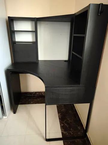 Corner Desk with Shelves – Clean – Urgent Sale