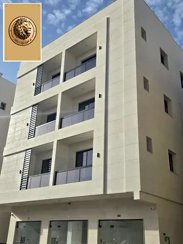 السلام عليكم ورحمة الله وبركاته اليوم جايبين لكم فرصة استثمارية مميزة في إمارة عجمان – منطقة العالية 🔑 🏢 بناية جديدة للبيع – أول ساكن تشطيب ممتاز وم