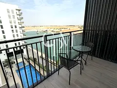 Cozy Studio Retreat | Canal Facing | Ready to Move In