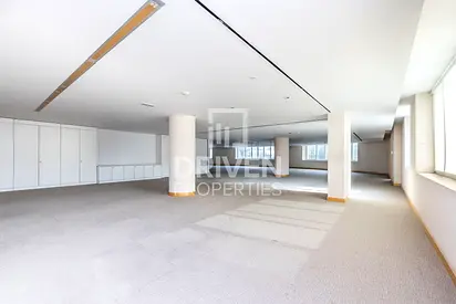 Huge Office and Well-kept | Prime Location