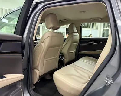 2022 Lincoln NAUTILUS 照片 9