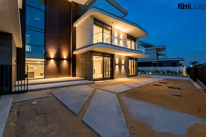 Golf Course | 6 Beds | Vacant