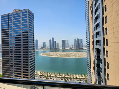 اطلالة بحرية باركن مجانا جميع الغرف ماستر مع خزائن بالحائط مع جيم ومسبح مجانا واطلالة بحرية مباشره في موقع حيوي قريب لكافة التسهيلات الخدميه وقريب دبي