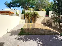 Single row, near JESS school vacant 2B/R with maid's room with pvt garden with 2 covered parking