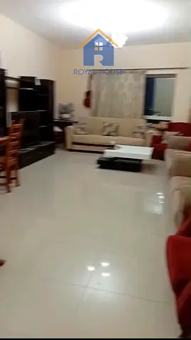 للبيع غرفتين وصاله مع موقف سياره بالتعاون