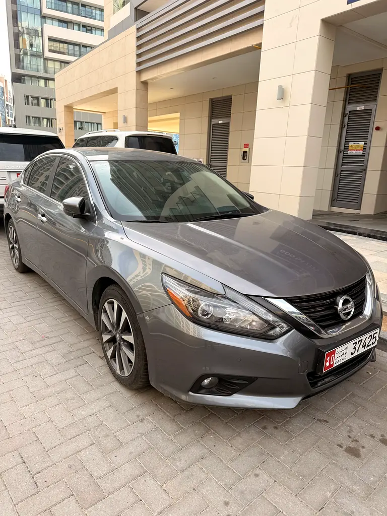 Nissan Altima 2017 — photo 1 of 10