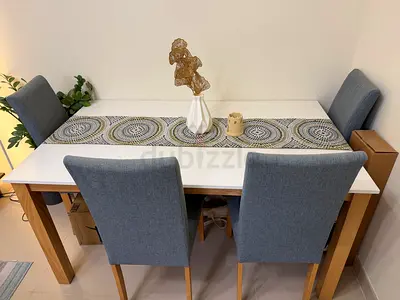 Dining Table with 6 Chairs – Modern - AED 400