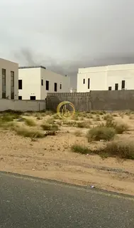 For sale residential land in Al-Houshi area in an excellent location, close to the main street. Area