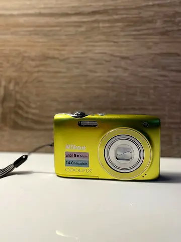 Nikon Coolpix 14MP Compact Camera (5x Zoom) — Used, Working
