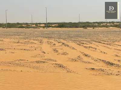 للبيع / الشارقه / مزيرعه ٢٤٢٢ قدم تجاري / جسر ٥