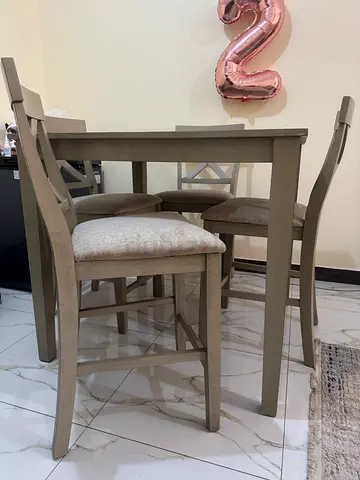 Dinning table with 4 high chairs
