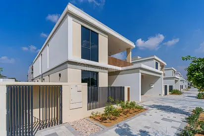 Single row | Fully Upgraded Garden | Garden Suite