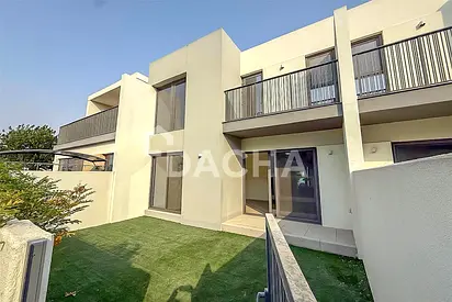 Vacant | Single Row | Very Close to Amenities