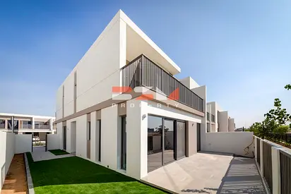 End unit | Back to back | Walk to Pool & Park