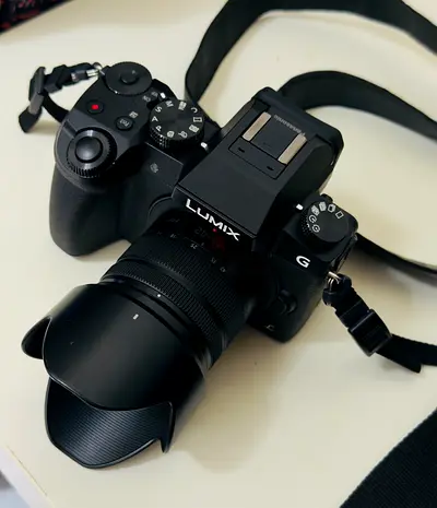 Panasonic Lumix G7 Mirrorless Camera + 14-42mm Lens (Excellent Condition)