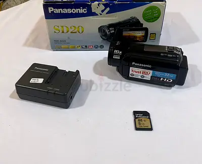 Panasonic HDC-SD20 Full HD camcorder with charger, box and 8GB SD card