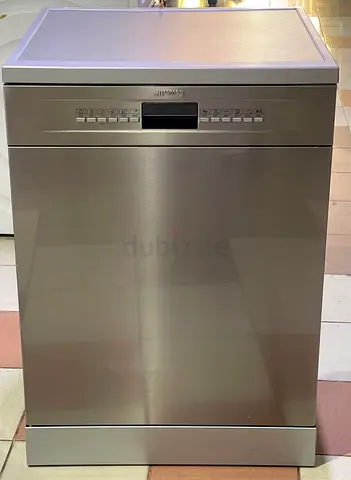 SMEG 3 Racks freestanding dishwasher _ Flawless Condition