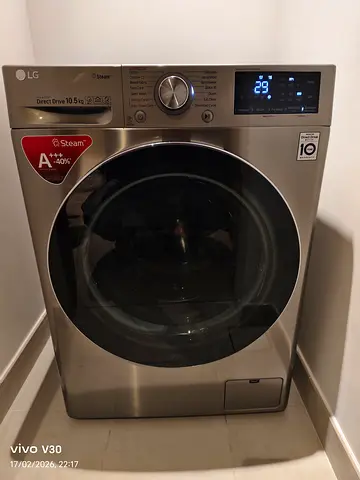 Free delivery  LG 10.5 kg Front-Load Washer with Steam — Good Condition