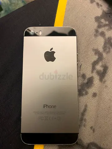 Apple iPhone 5s with 32 GB Storage