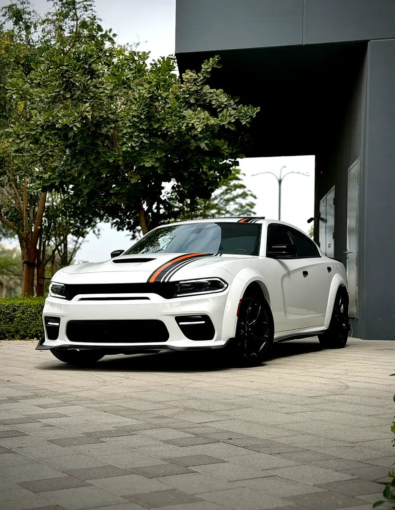 Dodge Charger 2022 — photo 1 of 15