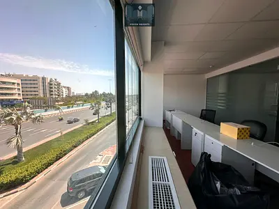 Fully furnished 1150Sqft fitted office in a prime location in Al Karama